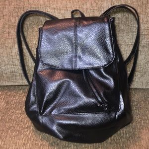 NWT💟Black Backpack Purse